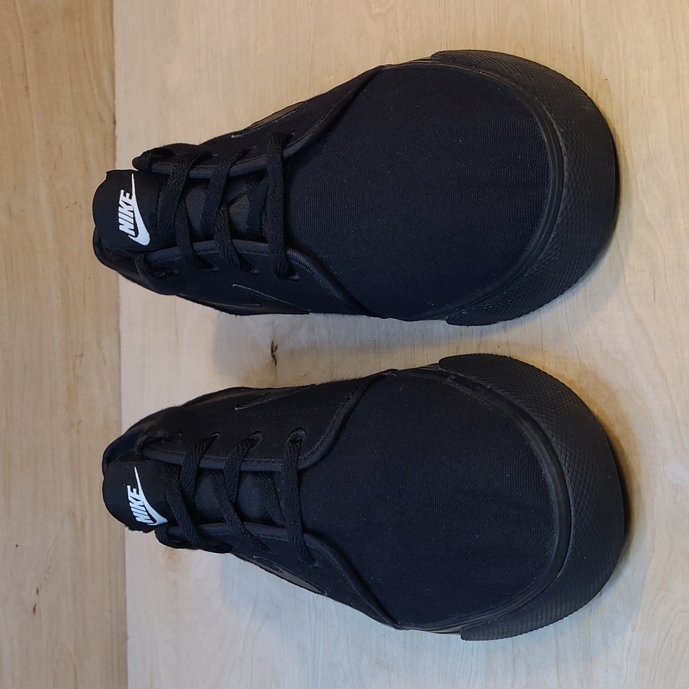 Nike Toki Low Triple Black Mens Sneakers - Picture 3 of 10